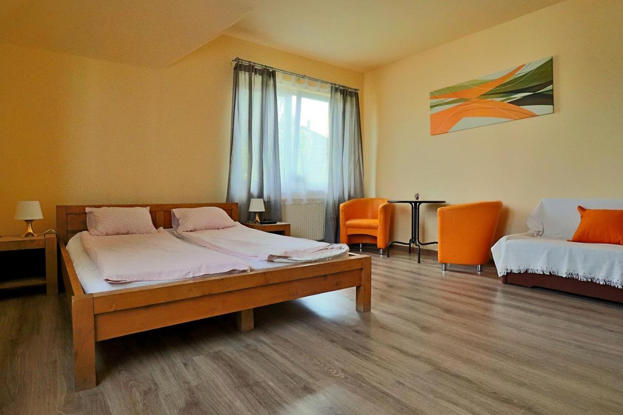 Bedrooms 3 Maja 15A Lodz  Luaran gambar