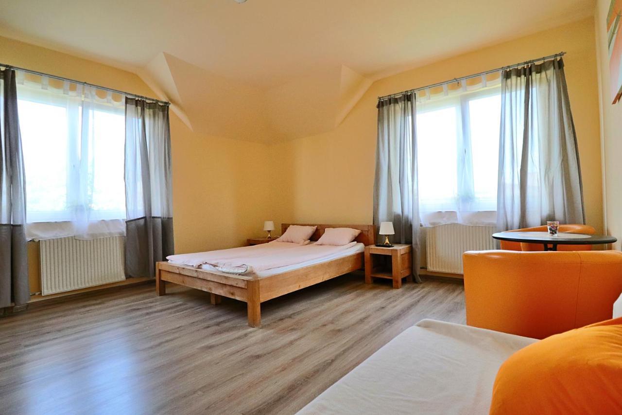 Bedrooms 3 Maja 15A Lodz  Luaran gambar